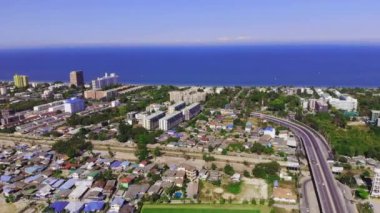 Prachuap Khiri Khan Eyaleti, Tayland, sahil, deniz ve Hua Hin şehir hava görünümü Hua Hin güzel deniz manzarası üst görünümü.