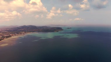 Pattaya, Tayland, kıyı şeridi ve Pattaya deniz hava görünümü güzel deniz manzarası üst görünümü.