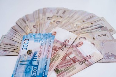 Rus rublesi ve Tayland baht yakın çekim. Ruble-popo oranı