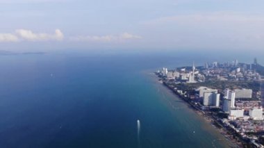 Plaj ve deniz Pattaya Chonburi, Tayland, üst görünüm. Güzel sahne Pattaya Chonburi Beach, Tayland. 