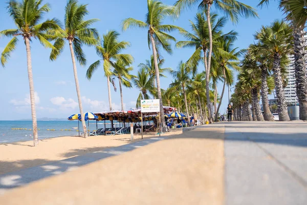 Pattaya, Thailand - 27 Mei 2019: Ini adalah pemandangan pantai Jomtien sebuah pantai wisata populer di Pattaya . — Stok Foto