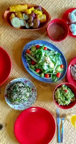Étkezőasztal Egészséges Ételekkel — Stock Fotó