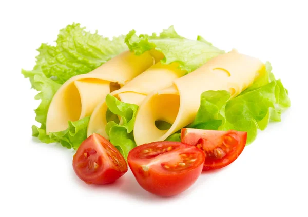 Kaas Plakjes Met Cherry Tomaten Groene Salade Verlaat Geïsoleerd Witte — Stockfoto