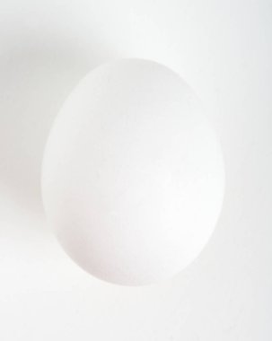 Çiğ taze chiken yumurta