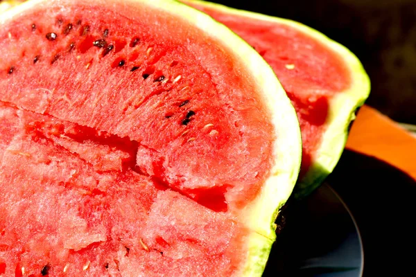 Half Ripe Red Watermelon Green Striped Skin Plate — Stock Photo, Image