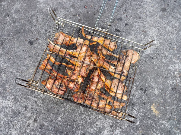 バスク地方の肉とチキンバーベキュー — ストック写真