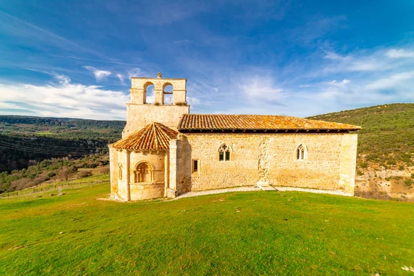 San Pantaleon de Losa Romanesk hermitage, Kutsal Kase efsanesi, İspanya'da.