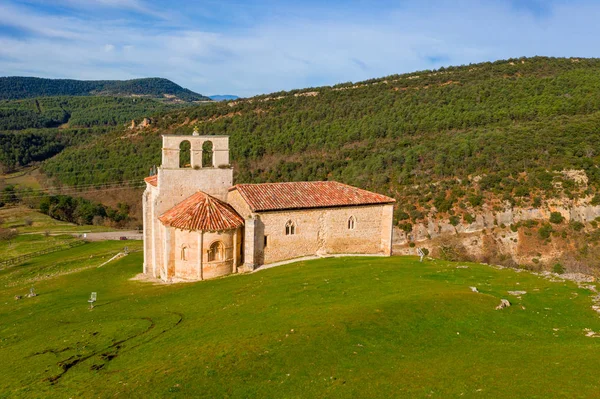 San Pantaleon de Losa Romanesk hermitage, Kutsal Kase efsanesi, İspanya'da.