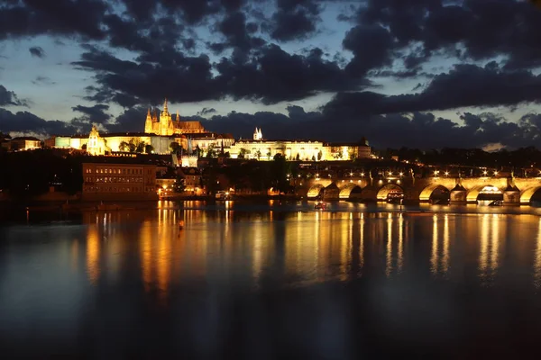 Nocny Widok Mostu Pradze — Zdjęcie stockowe