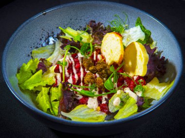 Yaşlı Beef Tartar Truffle sos ile