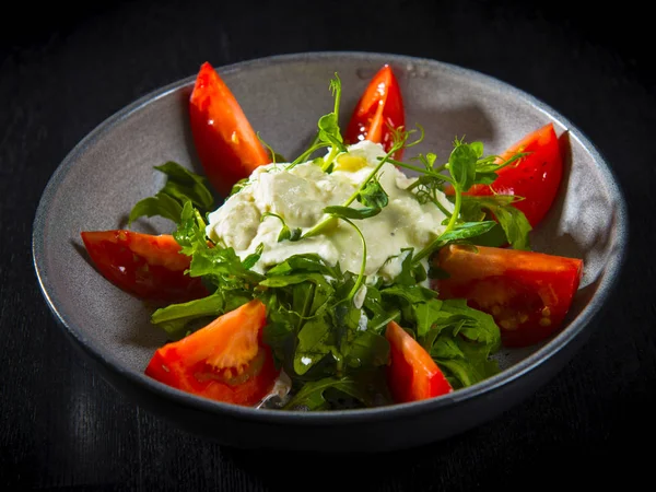 Ensalada Con Tomates Jugosos Queso Mozzarella —  Fotos de Stock