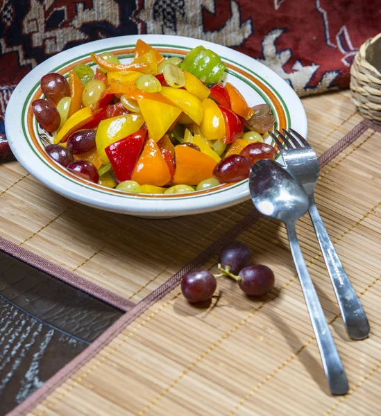 Ensalada Frutas Iraquíes Con Uvas —  Fotos de Stock