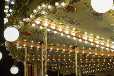 Merry Go yuvarlak ışıklar