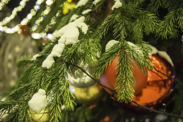 Decorazioni Dell Albero Natale Sui Rami — Foto Stock