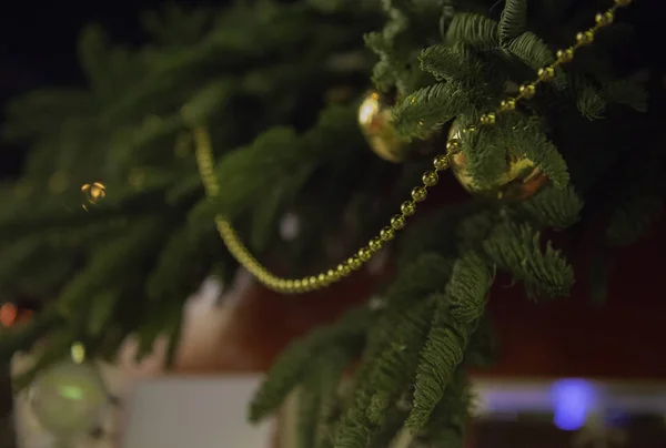 Decorazioni Dell Albero Natale Sui Rami — Foto Stock