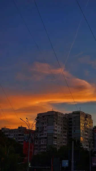 Casa Dejando Rojo Atardecer — Foto de Stock