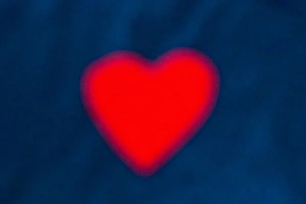 발렌타인 발렌타인과 파란색 마음으로 배경입니다 중앙에 파란색 배경에 발렌타인의 보호기 — 스톡 사진
