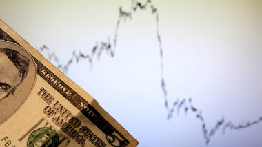 Borsa, döviz piyasaları ve Forex üzerinde oynamak. Grafik analiz. Analist Döviz çiftin Euro ve dolar. Beş dolarlık banknot. Sonbahar ya da büyüme dolar, hisse senedi ve tahvil ve Menkul Kıymetler piyasasının.