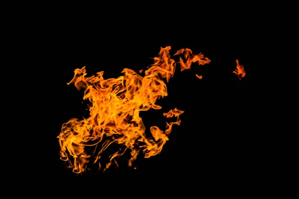 Ohnivé plameny na černém pozadí. požár na černém pozadí izolován. požární vzory — Stock fotografie
