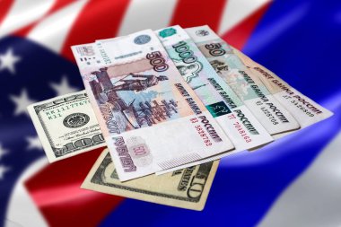 Soyut bir arka plan üzerinde Rus ve Amerikan parası. Abd doları üzerinde Rus rublesi Amerika ve Rusya bayraklarıkarşı.