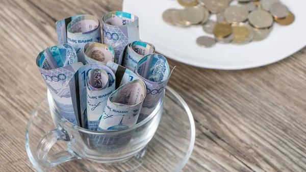 Kazachstan Tenge Een Beker Een Bord Tafel Veel Kazachse Geld — Stockfoto
