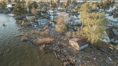 Küresel ısınma, gezegendeki seller. Kıyamet, felaketler, fırtınalar ve yıkım. Doğal afetler, iklim değişikliği, doğanın ayaklanması.