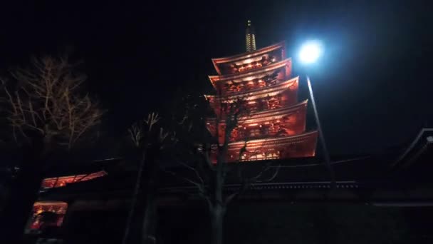 Hyper vervallen in Japan tempel. — Stockvideo