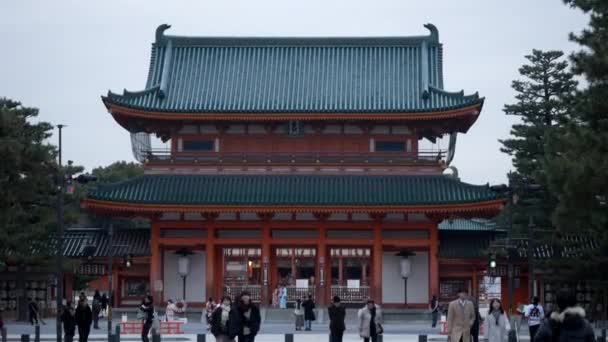 Japón, Kioto - enero 2019 Muchas personas caminando por la zona de Asakusa neary — Vídeos de Stock
