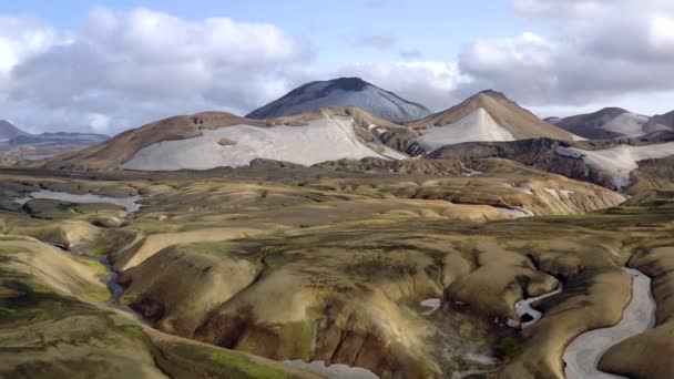 Vulkanisch landschap in IJsland van bovenaf. — Stockvideo