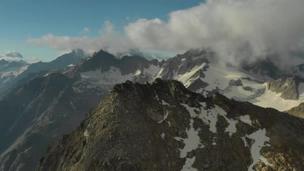 Panorama delle montagne del Caucaso vicino al monte Elbrus — Video Stock