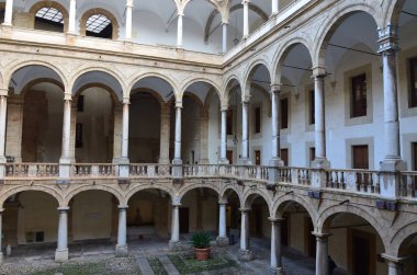 iç avlu normans'l palace Palermo, Sicilya'nın
