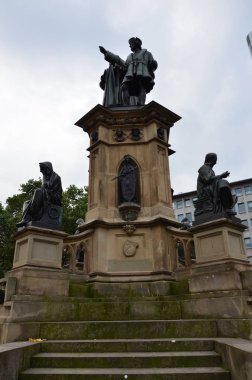 Johannes gutenberg anıt frankfurt
