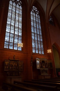 Aziz Bartholomew Kilisesi iç