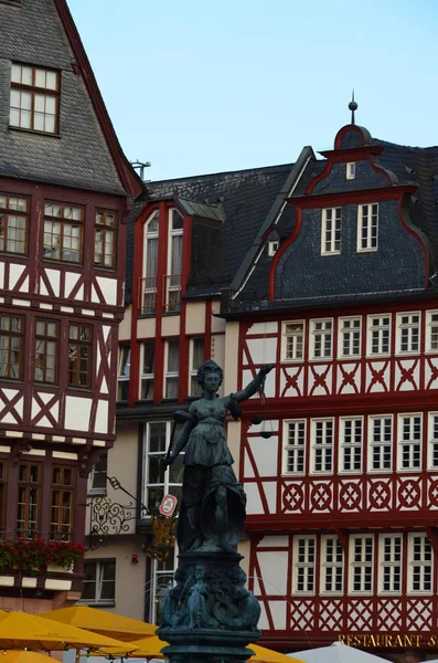 Lady Justice Sur Place Roemer Francfort — Photo