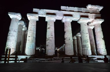 Selinunte Yunan tapınağında gece