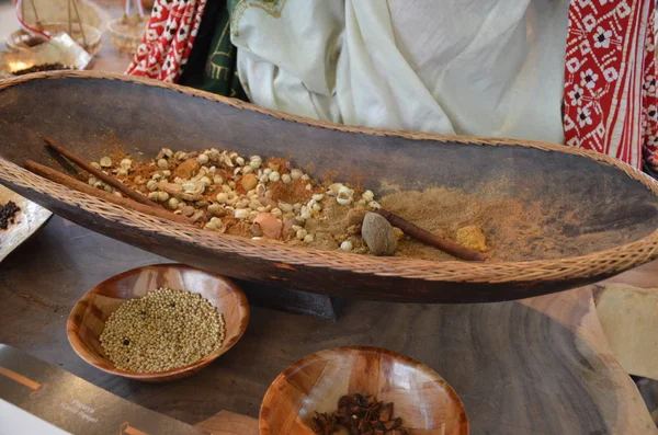 五颜六色的香料 印度尼西亚 米兰世博会 — 图库照片