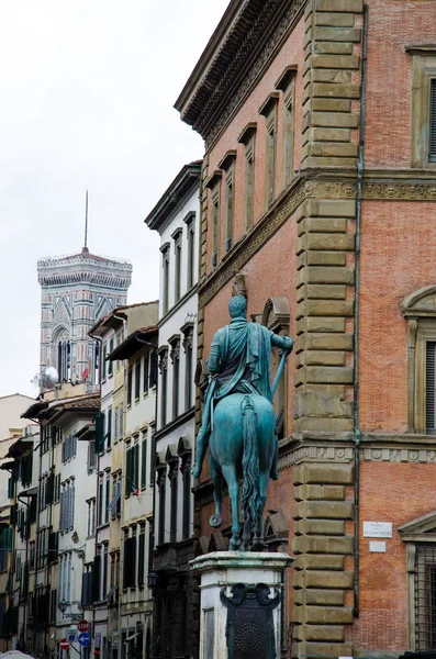 Socha Ferdinando Medici Piazza Della Santissima Annunziata Florencii Itálie — Stock fotografie