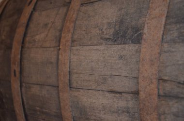 Bir şaraphane antik şarap varil