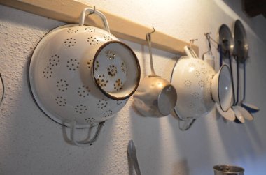 Eski ev aletlerinin bileşimi.