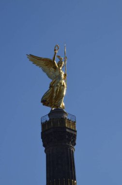 Tiergarten Parkı 'ndaki Berlin Zafer Kolonu anıtı