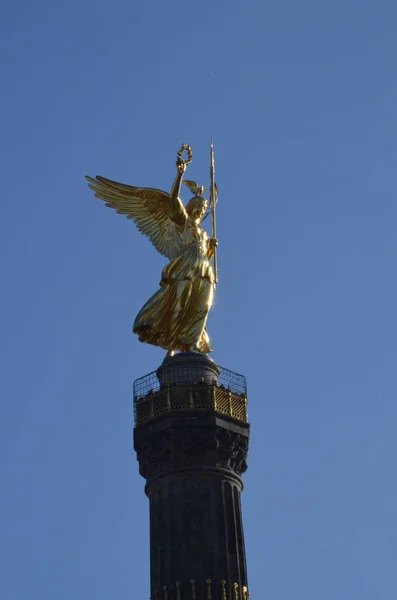 蒂尔加滕公园柏林胜利柱纪念碑 — 图库照片