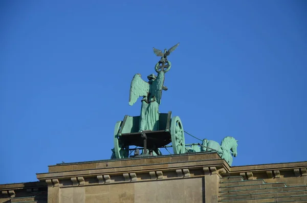 Brandenburg Kapısı Gündoğumu Berlin Almanya — Stok fotoğraf