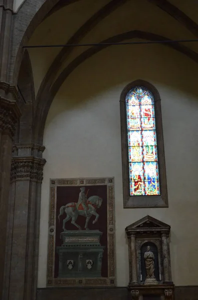 圣圣母百花大教堂佛罗伦萨大教堂内 — 图库照片