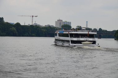 Frankfurt Main, Almanya-nehir tarafından şehir manzarası