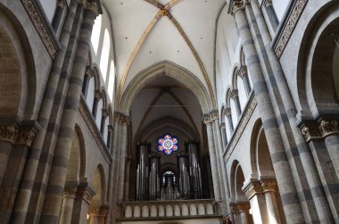 Köln, Almanya - St Andreas Romanesk Bazilikası