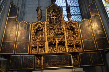 16. yüzyıl Agilolphus sunağı, Köln Katedrali.