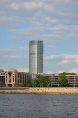 Ren nehri seti, Cam Gökdelen Köln Üçgen Gözlem güvertesi 