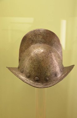 Seville, İspanya 03.23.2019: Tuhaf dekorasyonlu kask