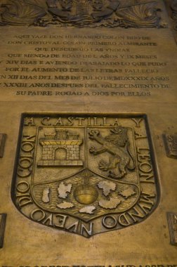 Seville, İspanya 03.24.2019: Seville Katerali 'nin içindeki Hernando Coln' un Mezarı