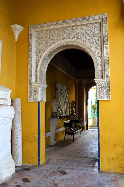 Seville, İspanya 03.25.2019: La Casa de Pilatos (Pilatus 'un Evi) Endülüs Sarayı.